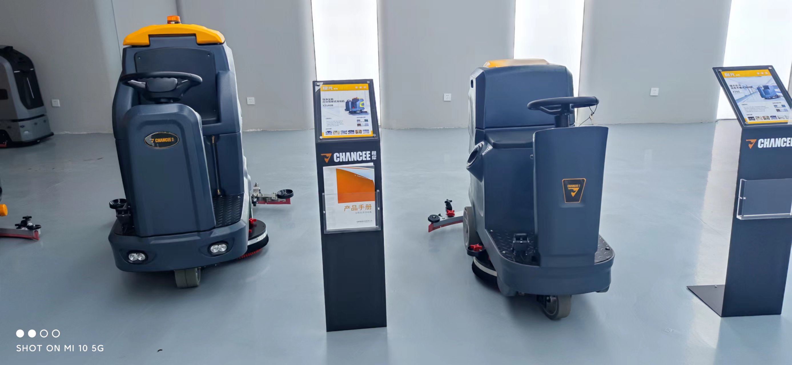 為什么很多人選擇洗地機進行清潔工作？