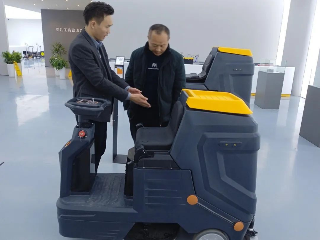  清潔設備洗地機可以引領新清潔方式嘛？