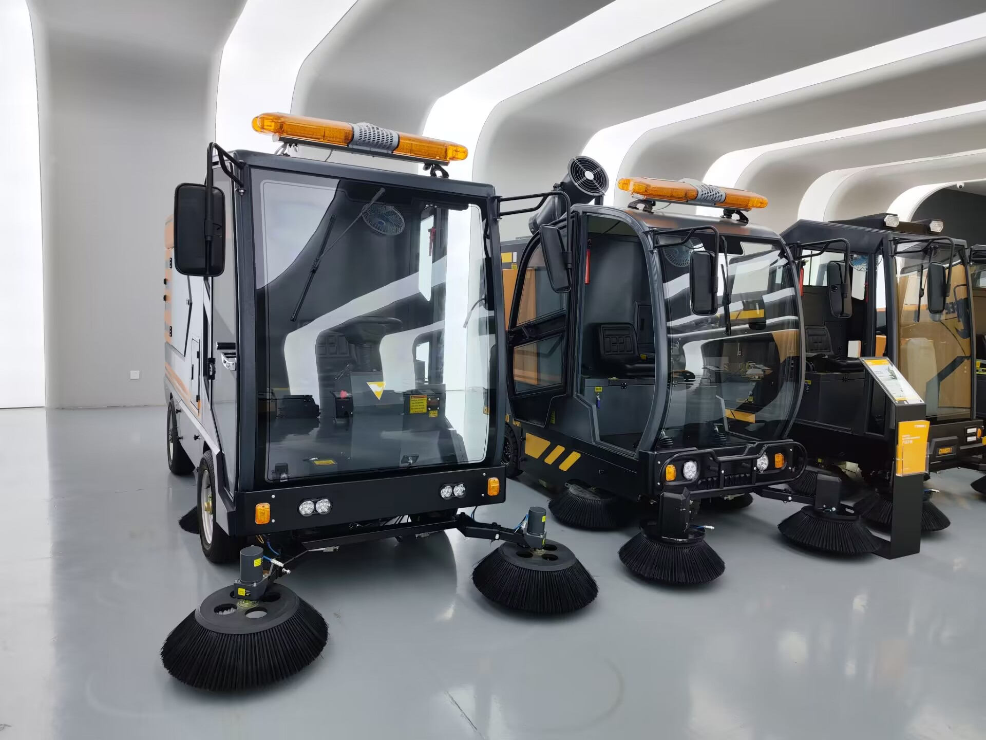 道路清掃車有哪些特點_清掃車機價格是多少呢？